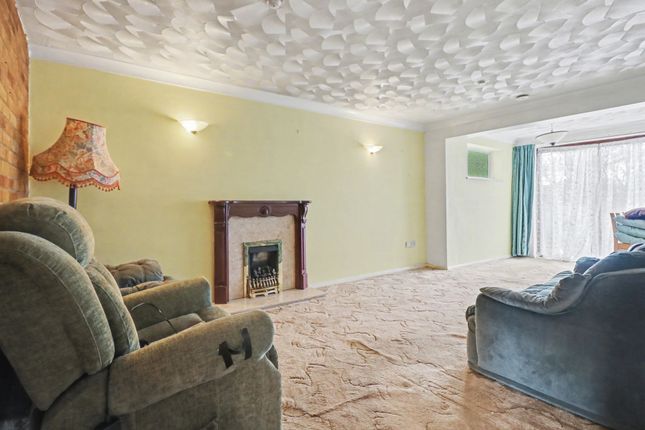10 Rose Close, Southampton photo 4