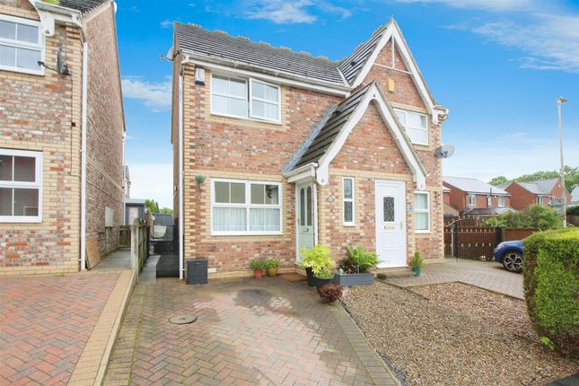 2-bed semi-detached on 4, Queens Drive, Wakefield, £220,000