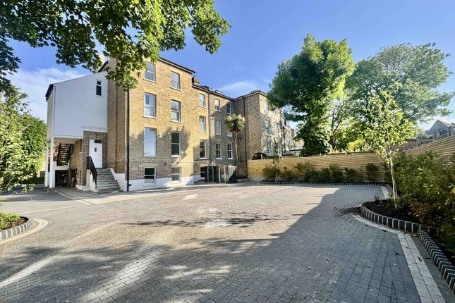 Thumbnail Flat to rent in Grosvenor Road