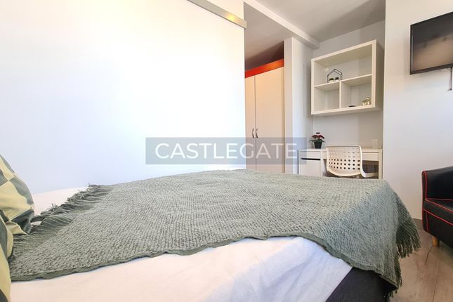Room 60, The Works At Standard House New (3)