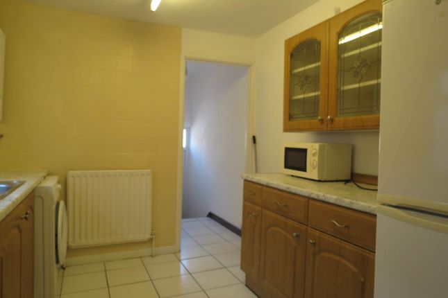 264, Wingrove Avenue, Newcastle Upon Tyne photo 2