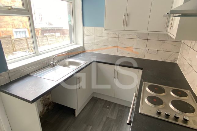 7 Sandringham Street, Scarborough photo 5