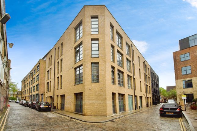 Flat for sale in 1 Silesia Buildings, London