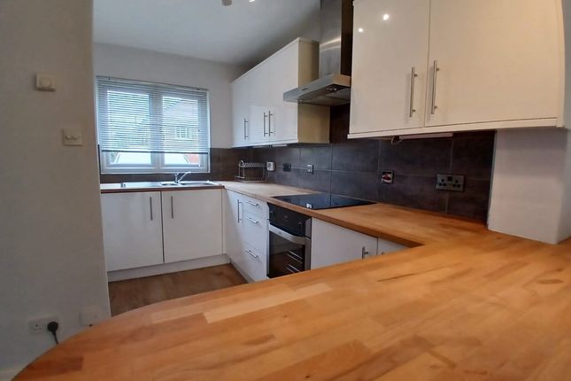 29, Cavendish Road, Redhill photo 4