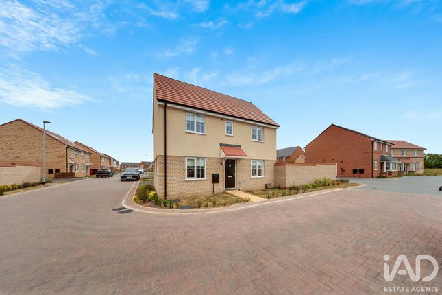 27, Entwistle Walk, Ely photo 2