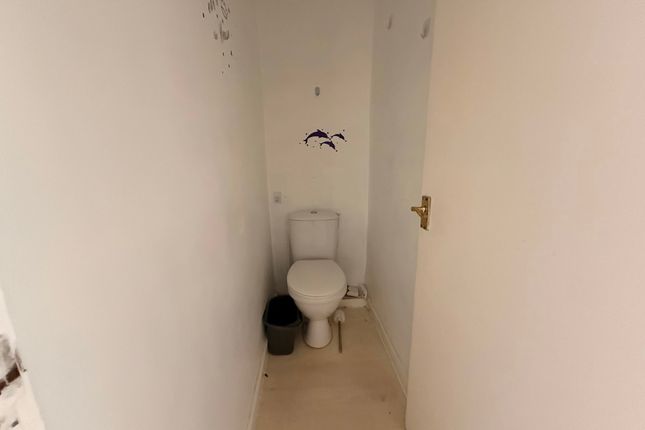 4, Collingwood Court, Washington photo 5