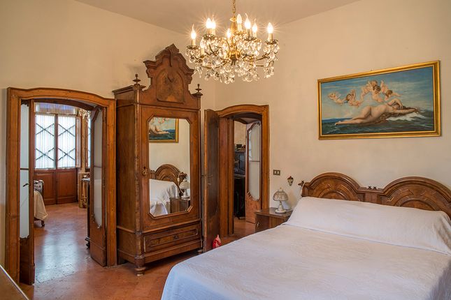Villa for sale in Via Bussaghe 10/12, Coccaglio, Brescia, Lombardy, Italy