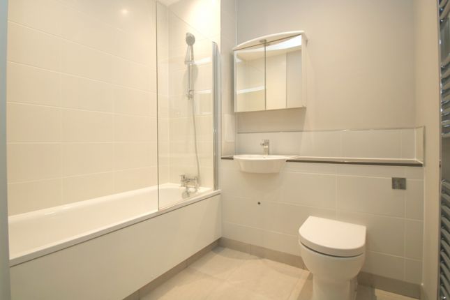 Flat for sale in Sovereign Apartments, High Street
