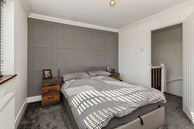34, Holly Drive, Buckinghamshire photo 4