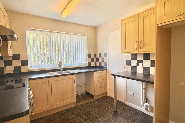 18 Whittington Close, Southampton photo 4
