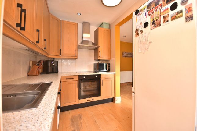 530, Foundry Lane, West Yorkshire photo 4