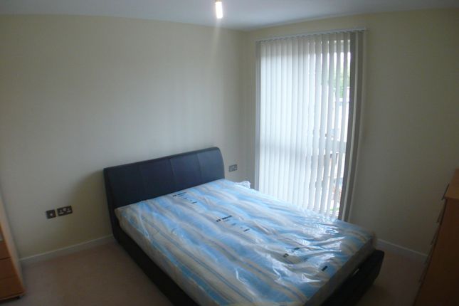 Flat 3, Lockwood House Harry Zeital Way, London photo 4