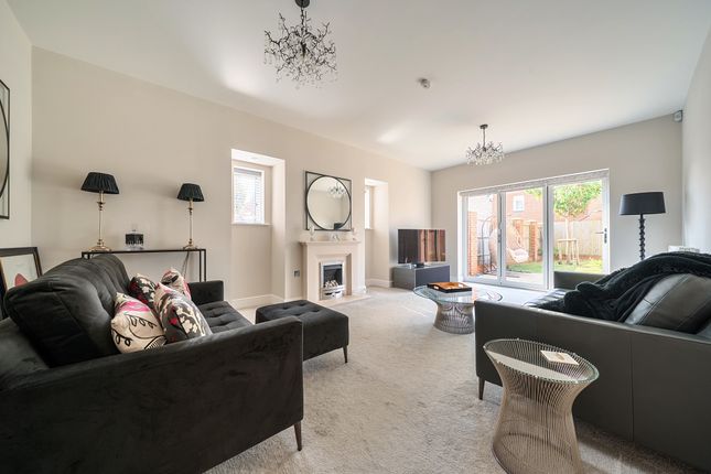2, Hoadley Avenue, Burgess Hill photo 4
