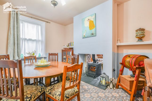 7, Coach Road, Whitby photo 4