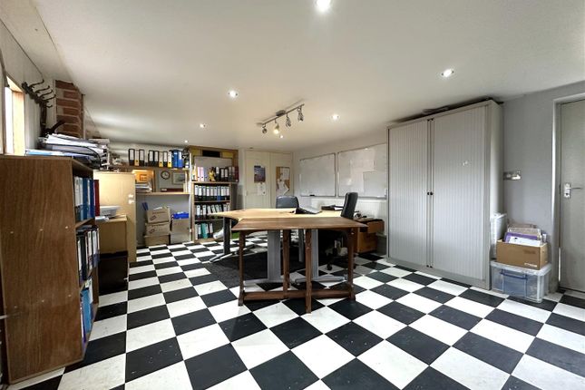 Huge Home Office 969