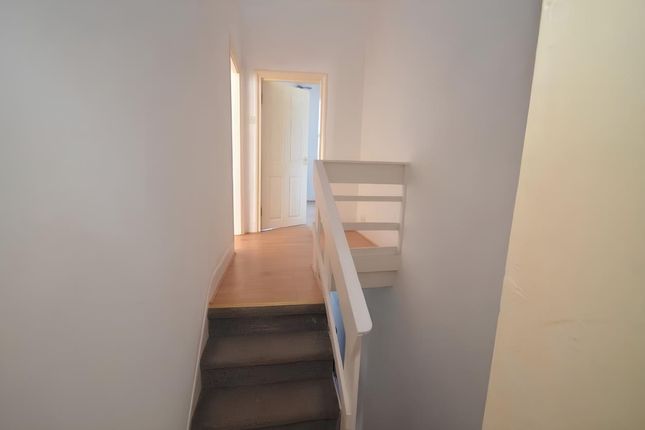 128, Bellenden Road, London photo 4