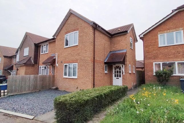 Thumbnail Property to rent in Colwyn Close, Stevenage