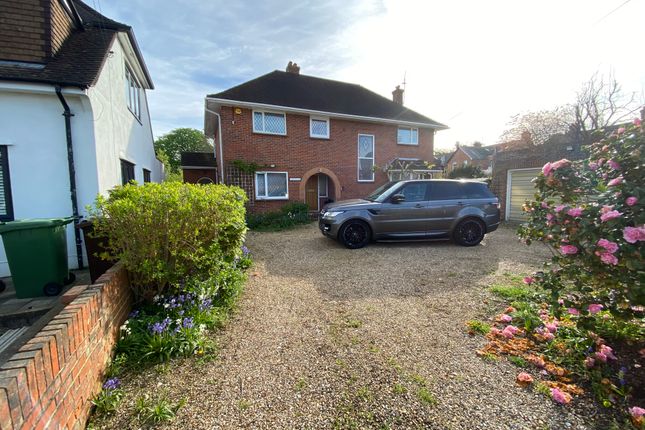 Thumbnail Detached house to rent in Rideway Close, Camberley