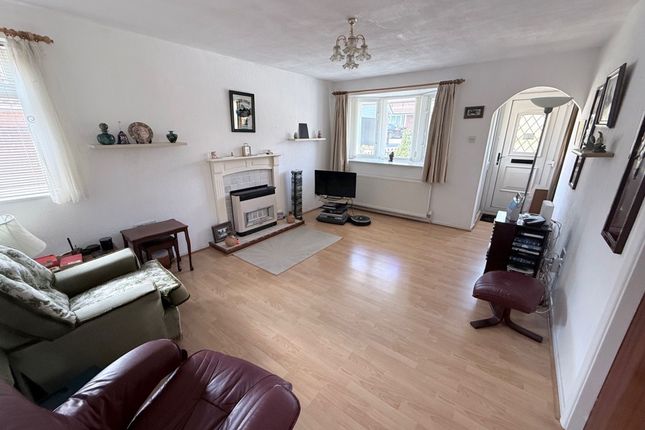 3 Padgate Close, Leicester photo 2