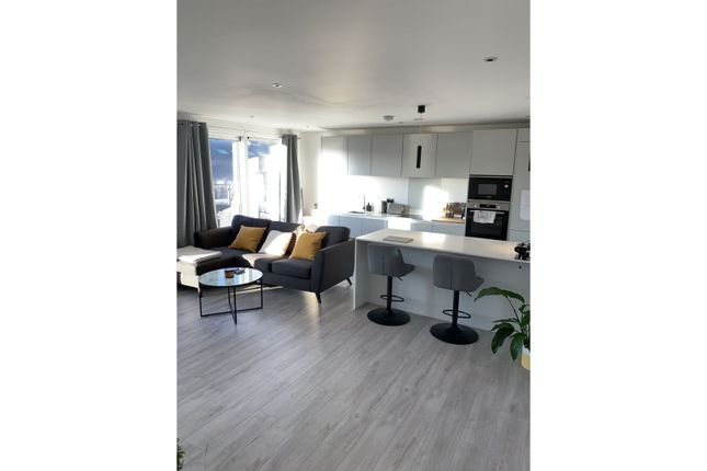Flat for sale in 34 High Street, Purley
