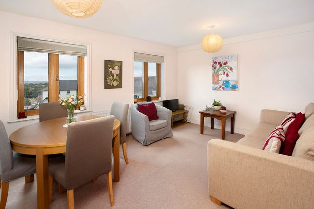 6 Stewart Gardens, Dawlish photo 3