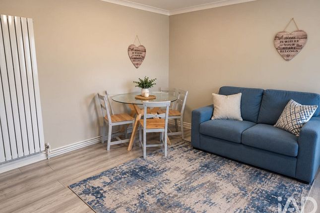 35, Maud Road, London photo 3