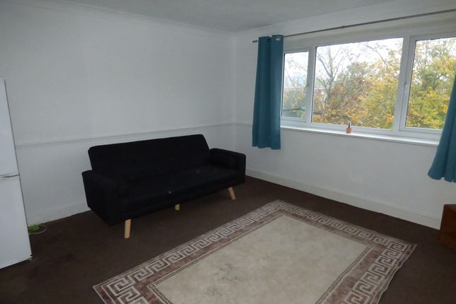crecent rise, LUTON photo 5