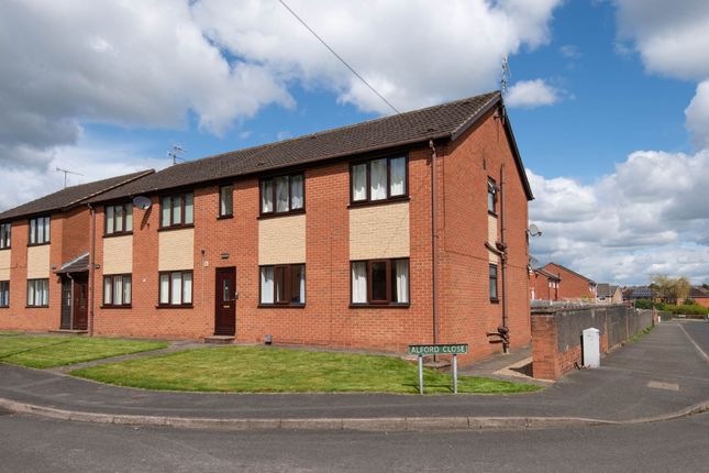 Flat to rent in Alford Close, Chesterfield
