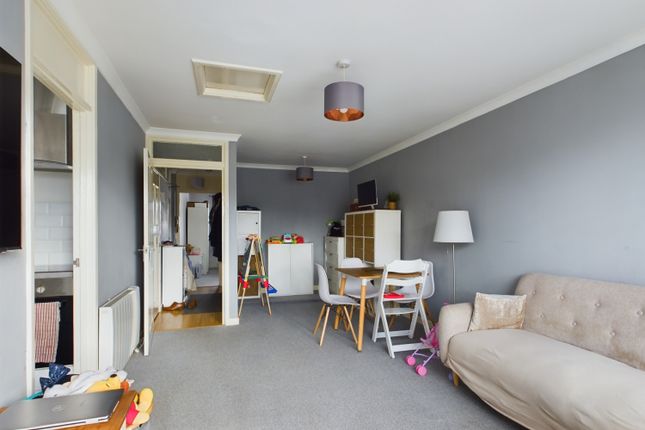 Flat for sale in Howard Road, Surbiton
