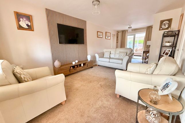 11 Kennedy Close, Lancaster photo 4