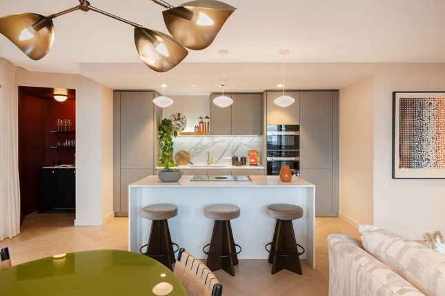 Flat 1302, 2, Triptych Place, London photo 3