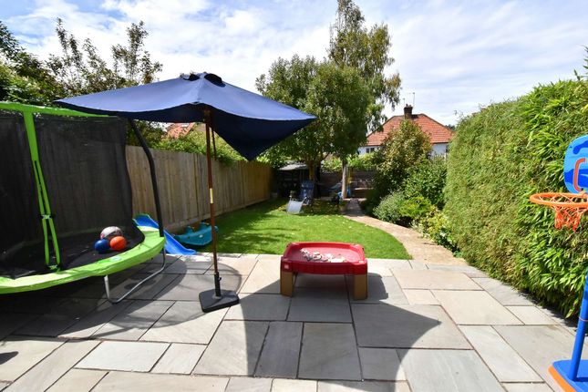 76, Bexhill Road, London photo 2