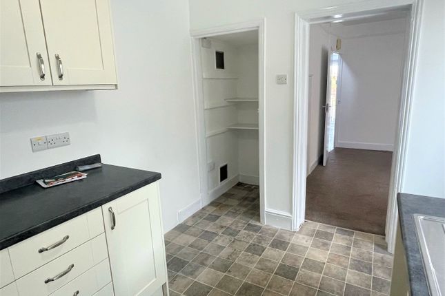 51, Eastleigh Road, Taunton photo 4