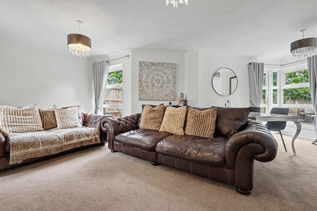 20, Leon Drive, Basildon photo 4