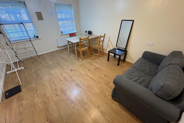 37, Lion Court, NORTHAMPTON photo 5