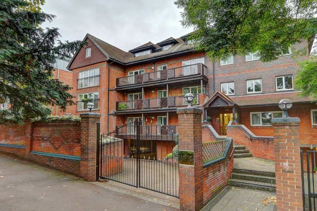 Thumbnail Flat to rent in Wimbledon Hill Road, London