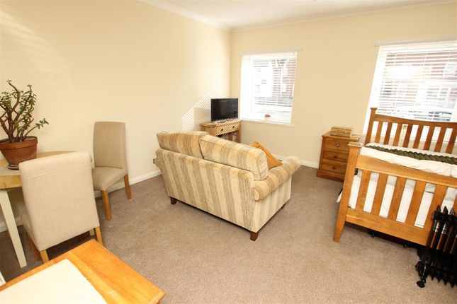 Flat 1, Leger Court, Doncaster photo 4