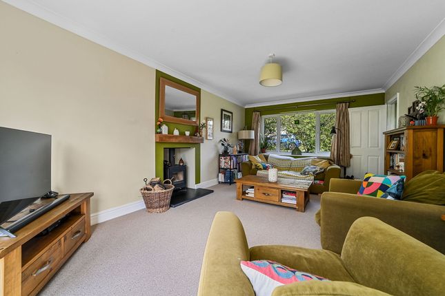 18, Holbrook Barn Road, Sudbury photo 2