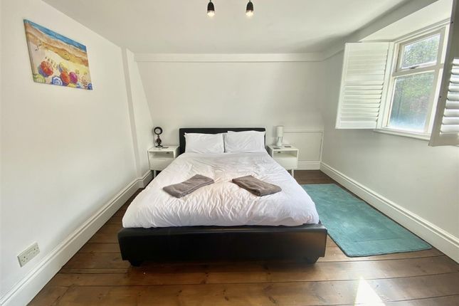 27 Trinity Road, Weymouth photo 4