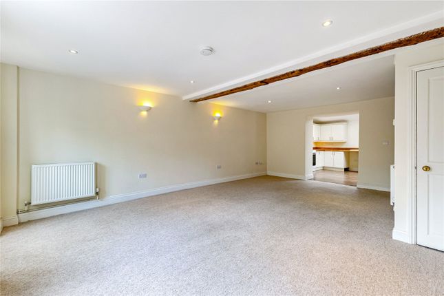 3 Queens Head Mews, 34, Watermoor Road, Gloucestershire photo 4