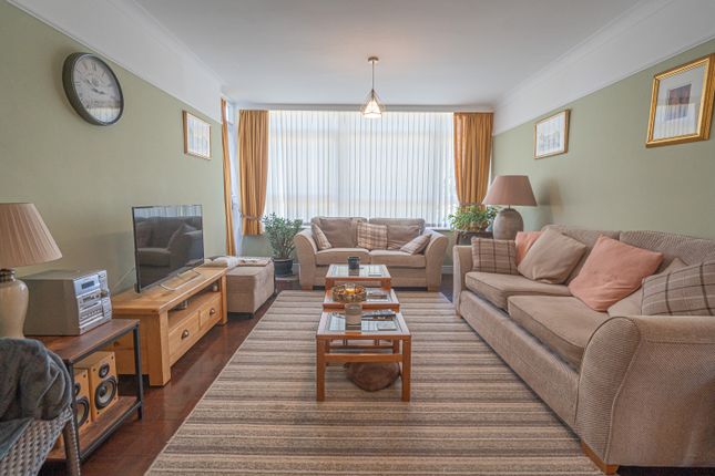 12a, Endwood Court, Birmingham photo 2