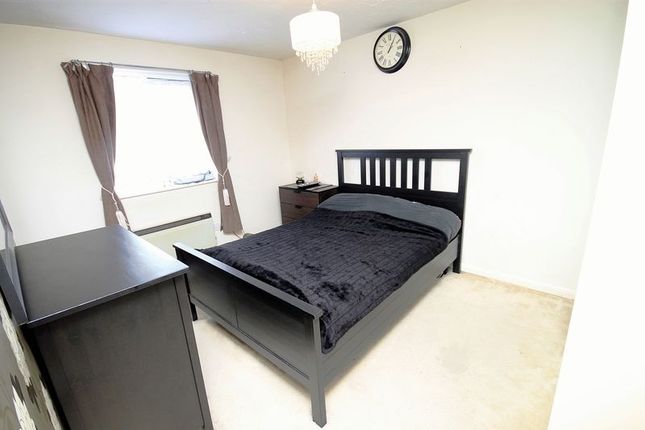 Flat for sale in Frensham Close, Southall