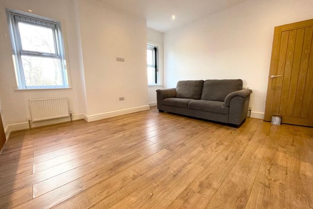 2, Storths Road, West Yorkshire photo 4
