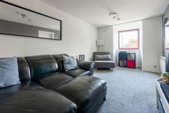 39b, Fountain Place, Loanhead photo 3