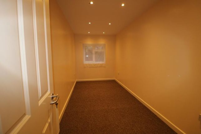 Thumbnail Room to rent in Connop Road, Enfield