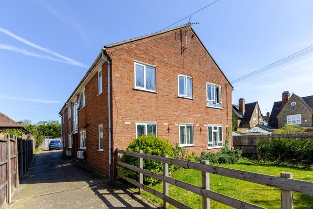 75, Manor Way, Ruislip photo 2