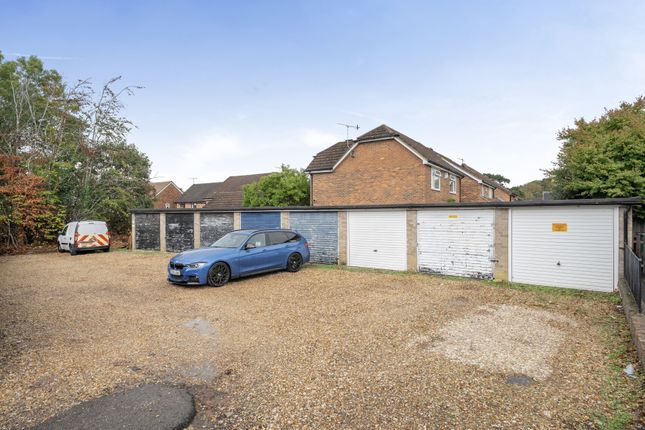 London Road, Surrey photo 4
