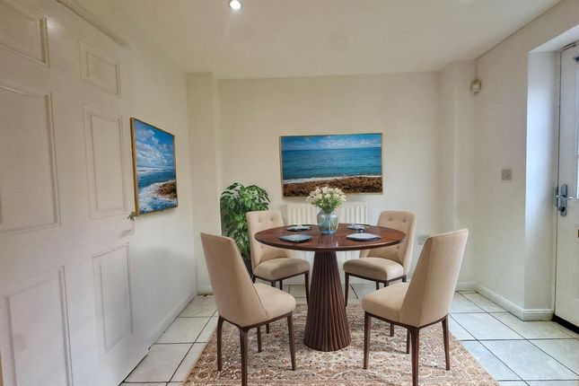 12, Flavius Close, Newport photo 5