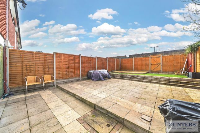 7, Lincoln Close, Erith photo 3