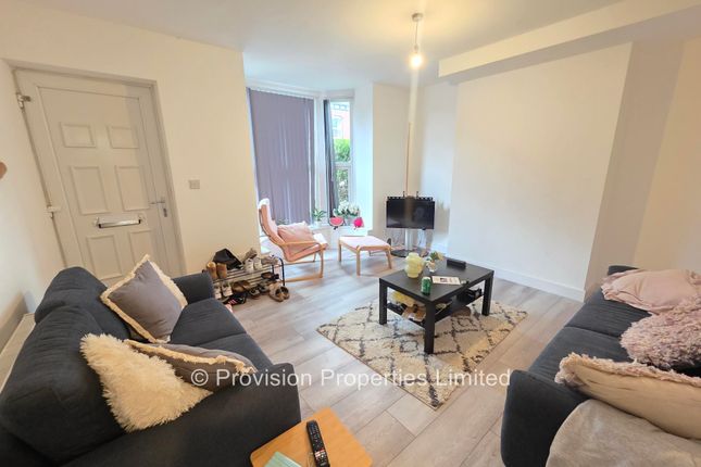 Ashville Terrace, Hyde Park photo 2